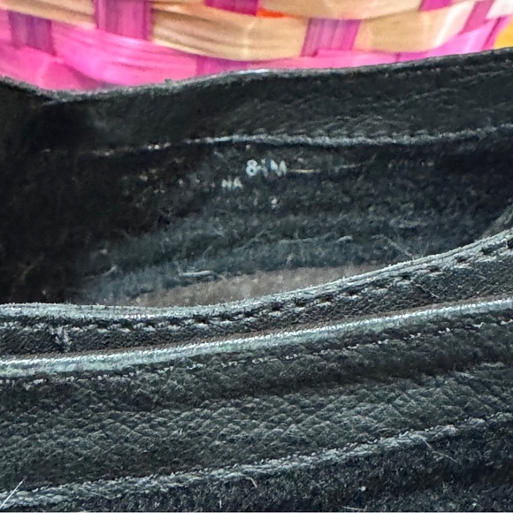 Clarks Black Leather Loafers with Classic Design - Picture 5 of 5